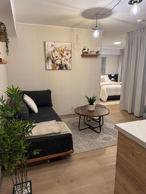 Luxury Tower Top Floor Apartment - 3