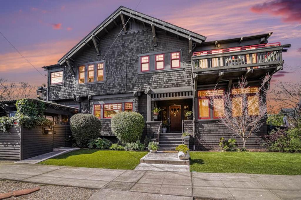 Elmwood House Berkeley, Berkeley