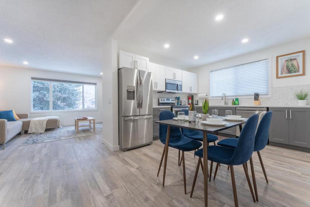 Private neat and cozy room with shared living room and kitchen, Calgary