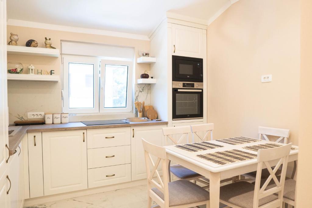 Moskov - Two-bedroom Ap with Sea View - 4