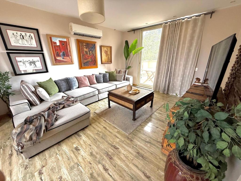 Jamila Home - Royal City Villa - El Sheikh Zayed, Sheikh Zayed