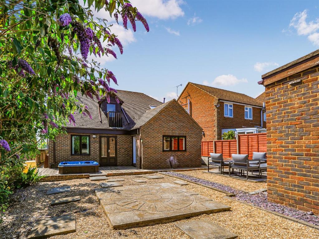 Total Retreat, Isle of Sheppey