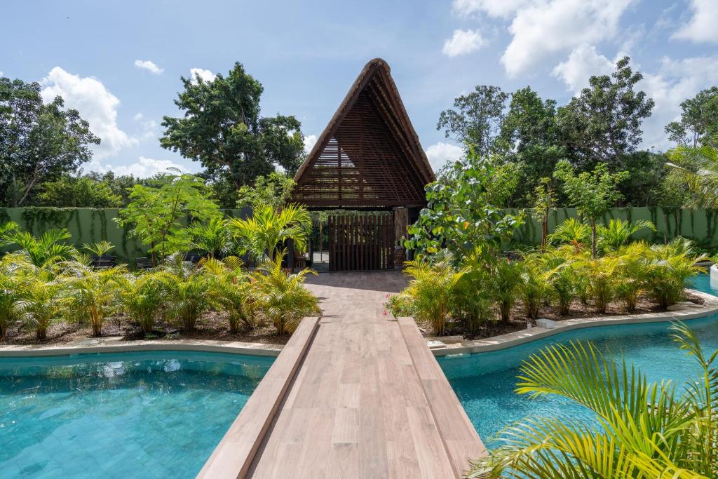 Paramar Black, Tulum