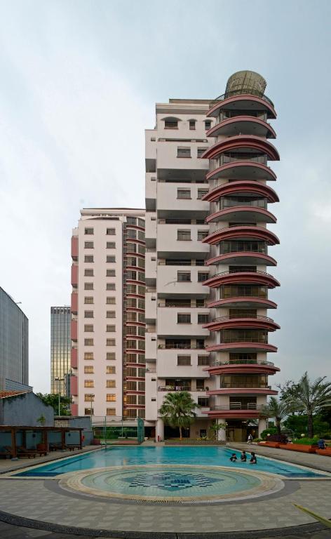 ミッドタウン レジデンス シマトゥパン ジャカルタ (Midtown Residence Simatupang Jakarta) スイミングプール
