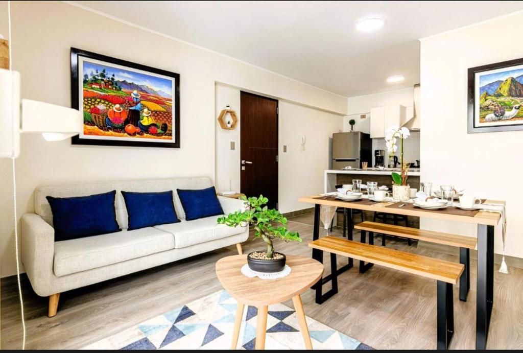Premium Miraflores Stay with Pool and Amenities - 2