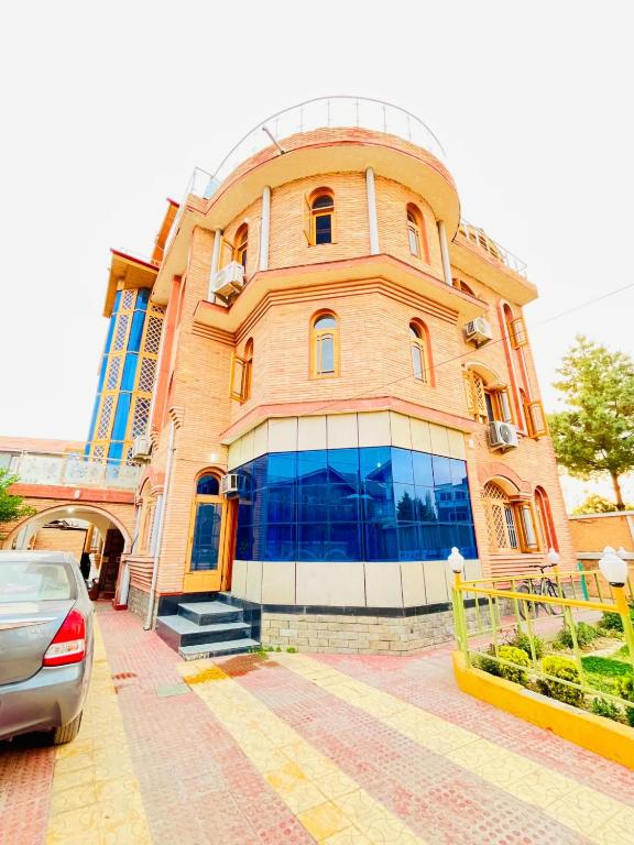 Bashaw Residency Top Rated In Srinagar Only 6 Kms from Srinagar International Airport And Only 5 Kms From Srinagar Railway Station, Šrínagar