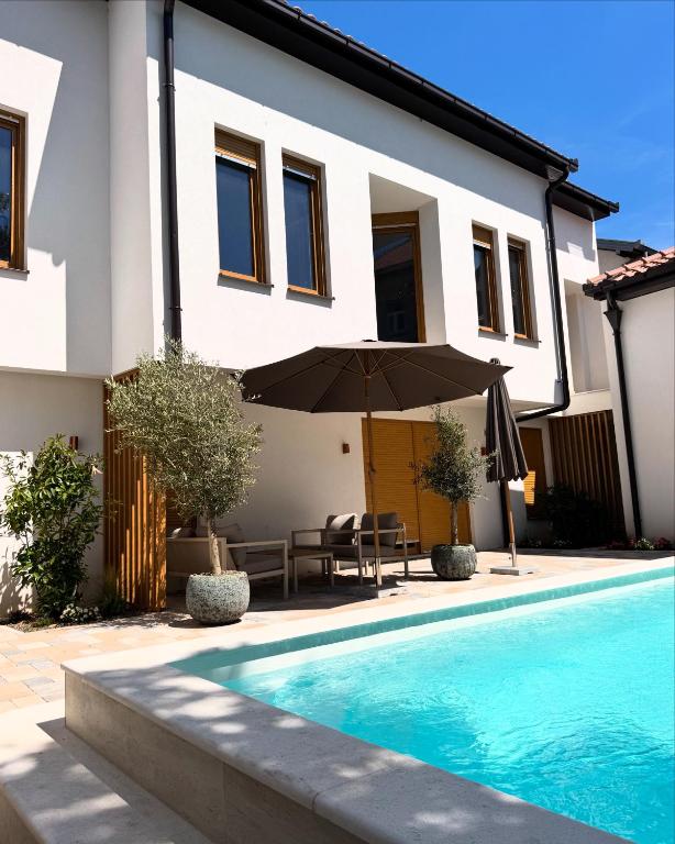 Villa Sevdah - apartments in the city centre, with pool and free parking - 2