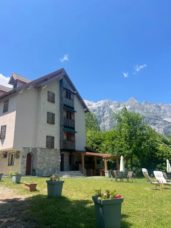 Villa Molla, hotel in Theth