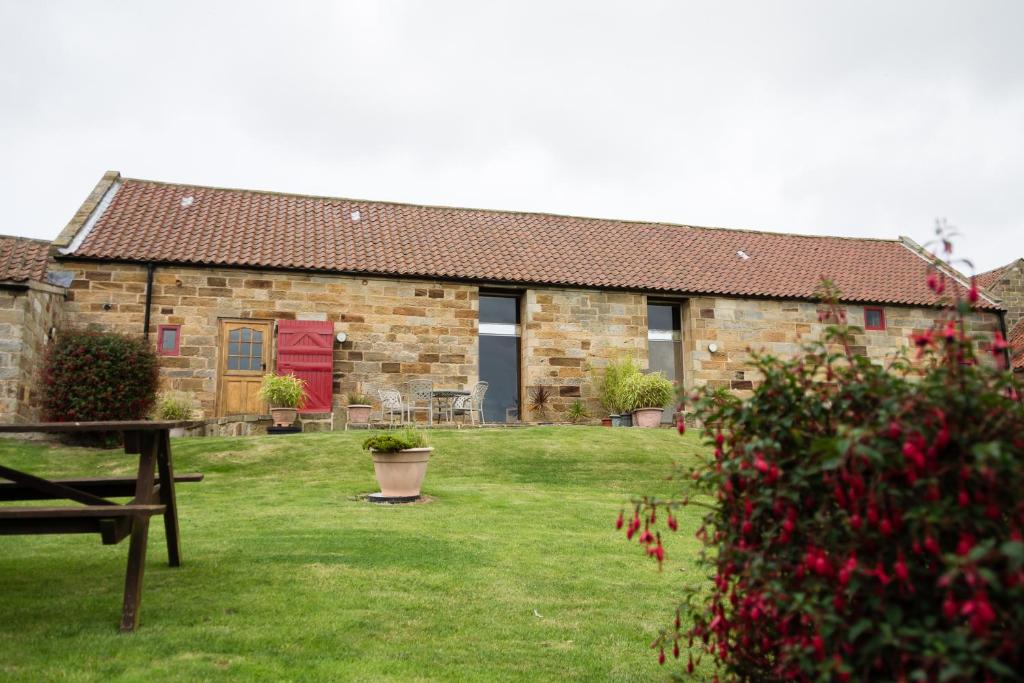 Spangle Cottage, Borrowby Farm Cottages photo 8