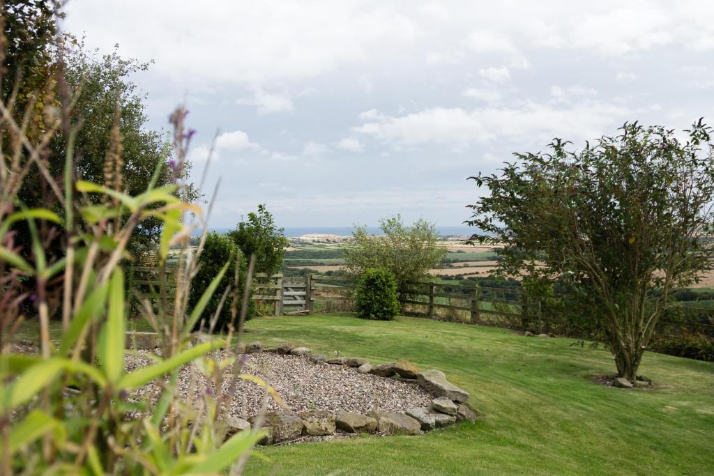 Spangle Cottage, Borrowby Farm Cottages photo 6