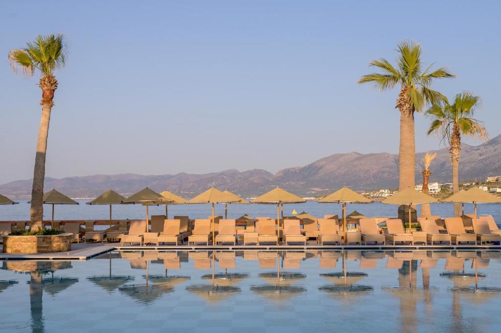 Eri Beach & Village Hotel — Swimming pool in Hersonissos