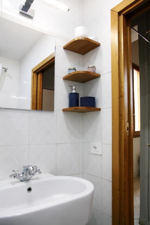 Rome, very central 2 bedrooms 4 beds - 5