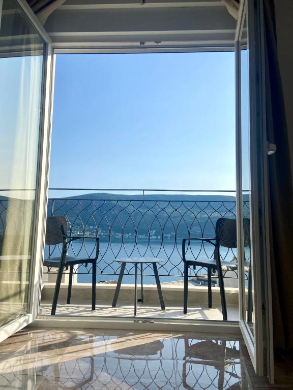 Casa M- Penthouse 1-Bedroom Apartment with Panoramic Sea View & 2 Balconies - 3