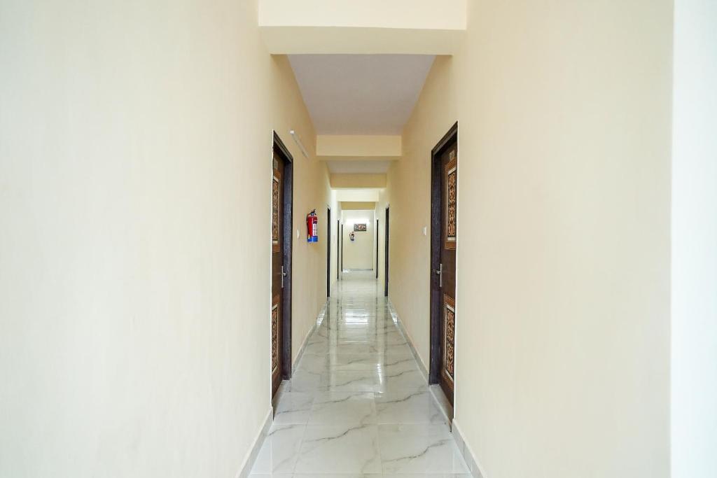 フロント・ロビー