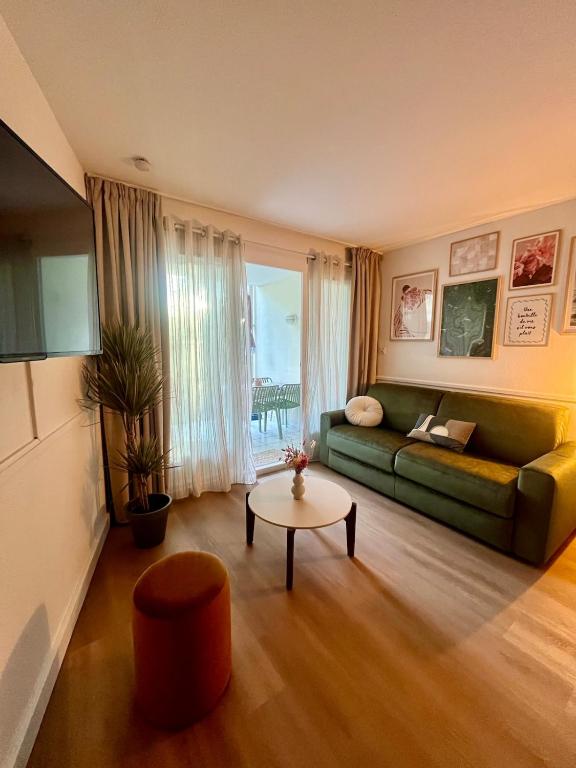 Cocoon Albatros, Golf view, pool, pine trees and ocean - 4
