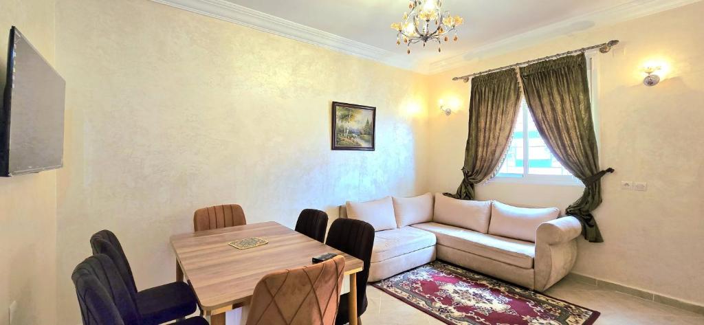 Nice apart well located 2 Rooms -Only Family, Marakéš