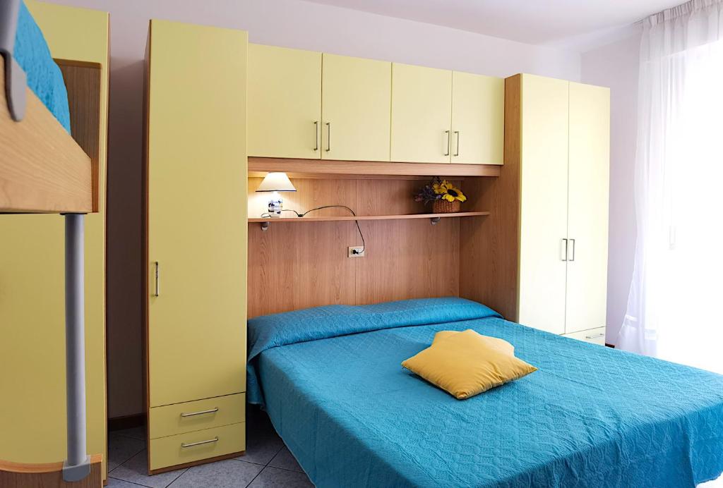 Appartamenti Bussola, with a family bedroom sleeping, located in the pedestrian and shopping area, near the beach - 3