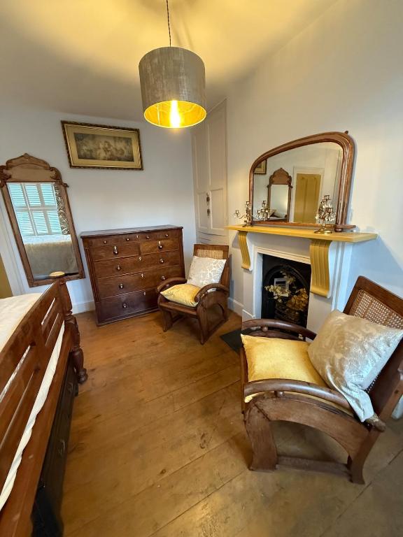 Delightful Georgian terrace house, Millbrook