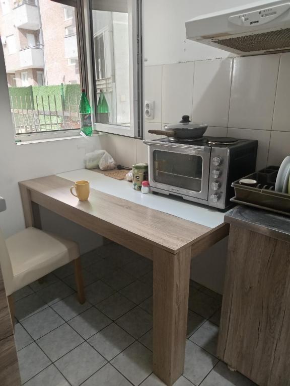 Three minimalistic zones - 5