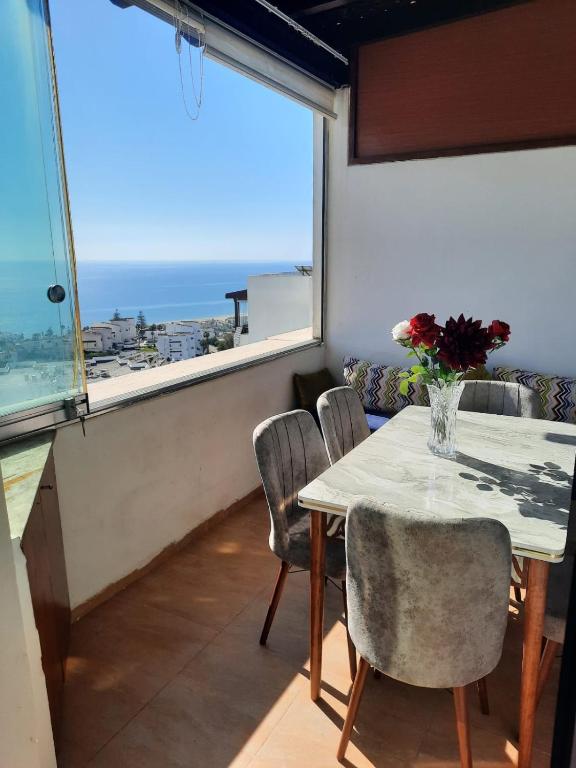 Bel appart lumineux avec vue imprenable sur la mer et la montagne, Cabo Negro