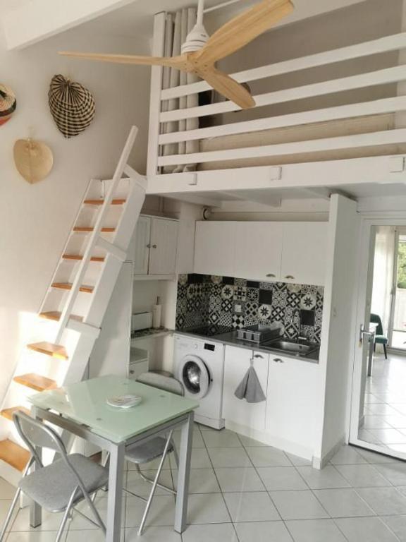 Appartement T2 Cabine, mezzanine Saint Pierre la mer 4oliv41 - 2