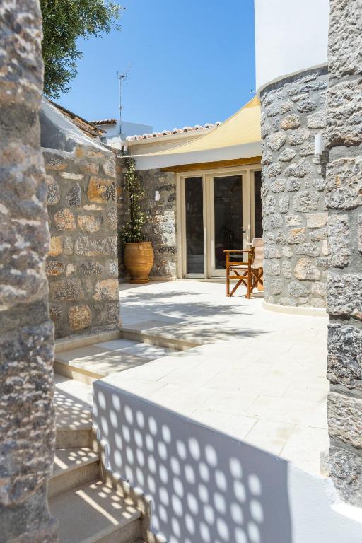 Utopia Hydra 1, Hydra