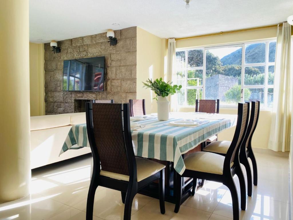Luxury Mansion with Garden 6 Bedroom 6 Bath - 3