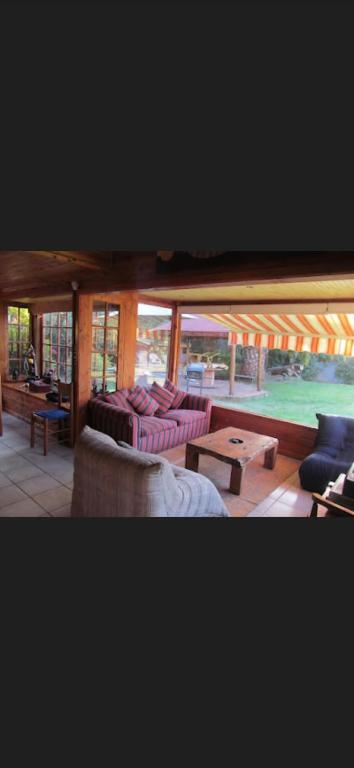 Hermosa casa en Altos del Canelo - 2