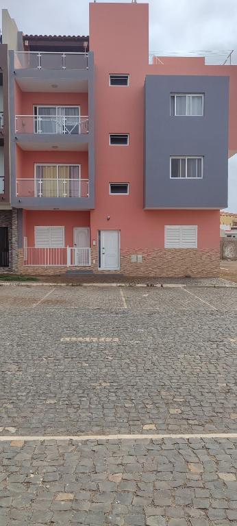 Sams House, Espargos