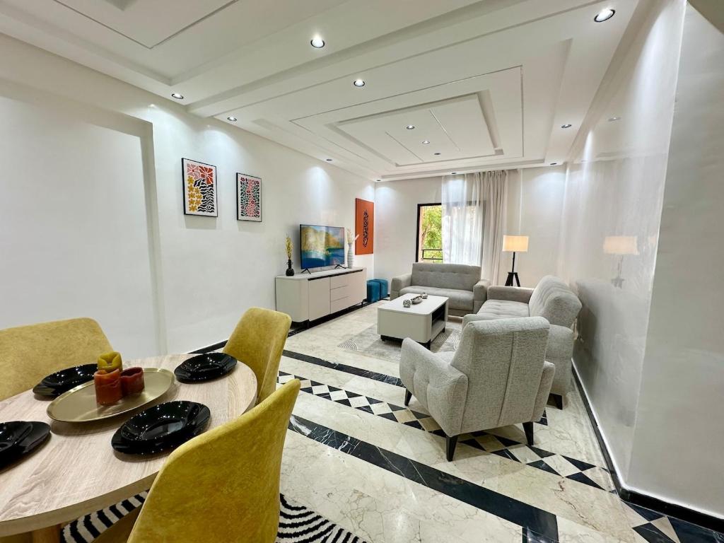 Elegant Suit in Guéliz, Marakéš