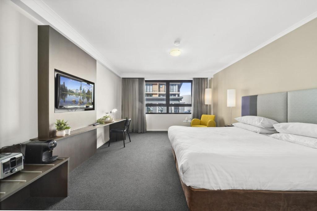 Bright Studio with Pool Access in Parramatta, Sydney