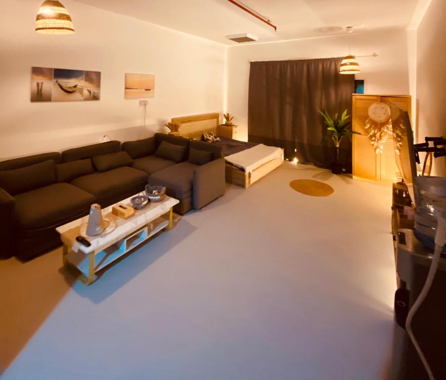 Big studio, Abú Zabí