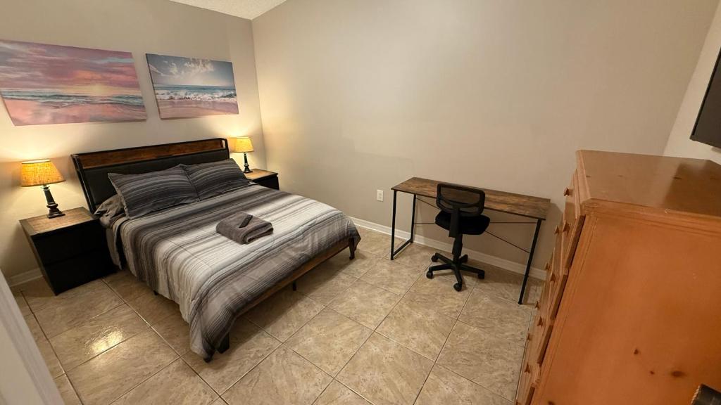 L12 Private Room with Smart TV Near Everything, Orlando