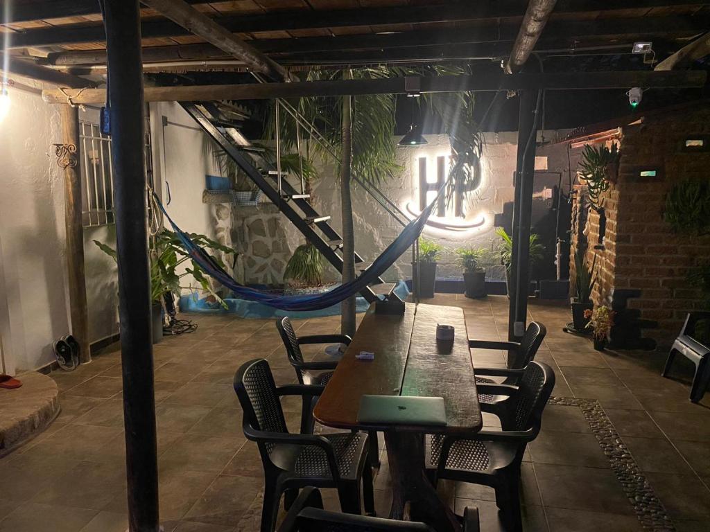 Hugo's Place - 2