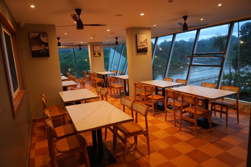 Hotel river view sringeri