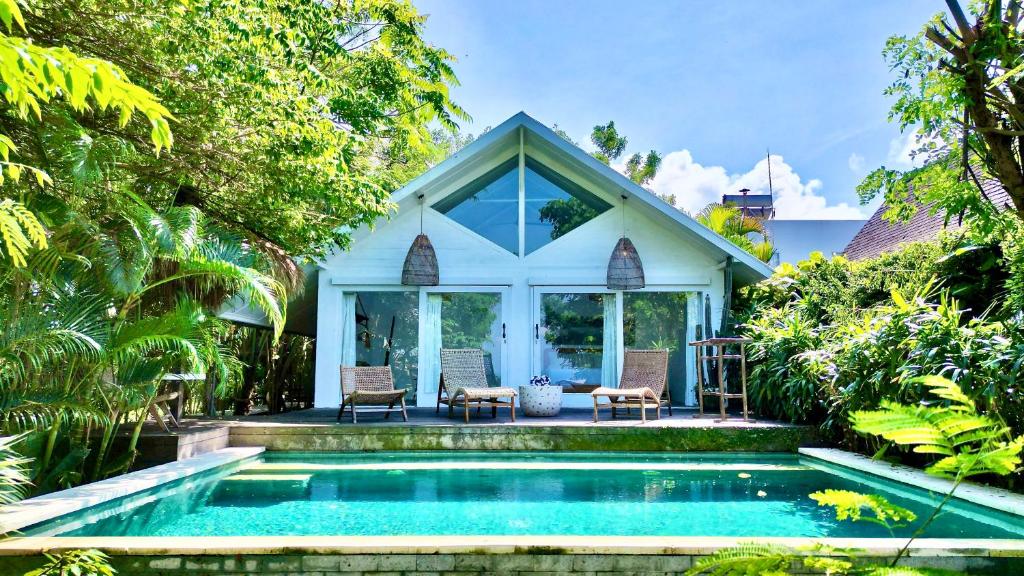 Light The Path Bali, Uluwatu