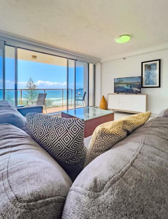 Ocean all round, Gold Coast