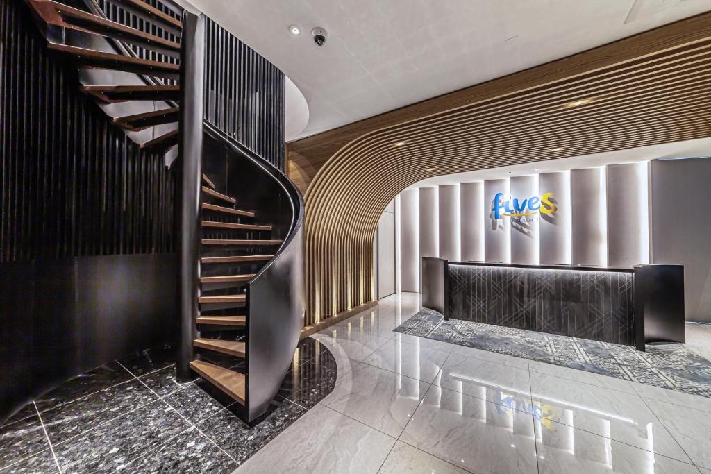 Lobby, Fives Hotel Johor Bahru City Centre in Johor Bahru