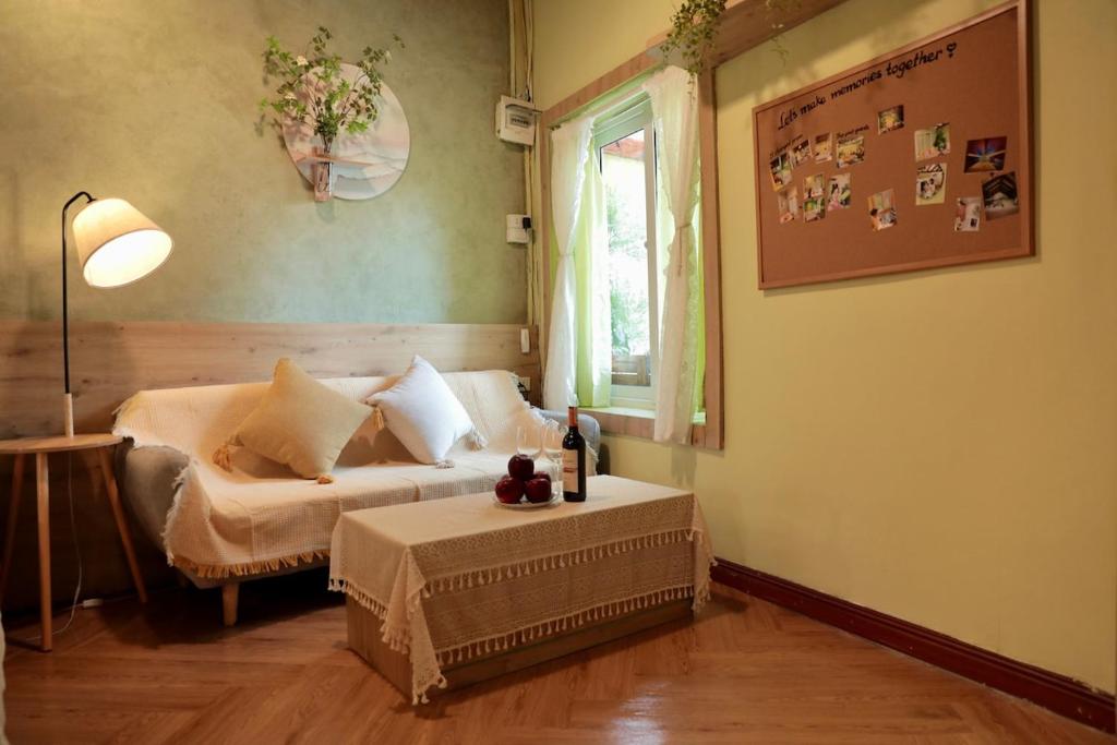 Old Quarter Center - 3 beds- Netflix - Big Balcony, Hanoj