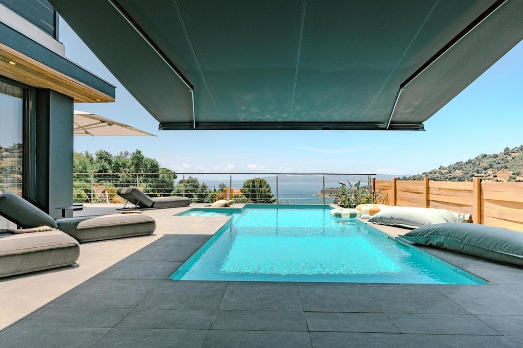 Rooftop villa in Lavandou, panoramic view - 3