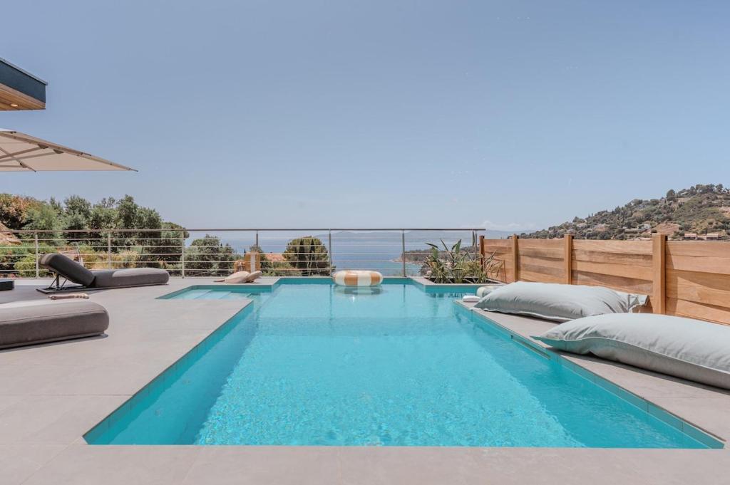 Rooftop villa in Lavandou, panoramic view - 2