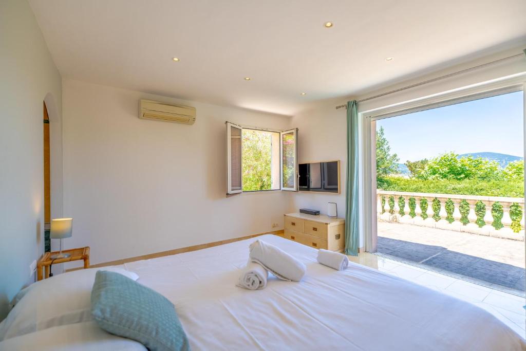 Villa La Perle l Pool & Terrace l Shellter Rentals - 5