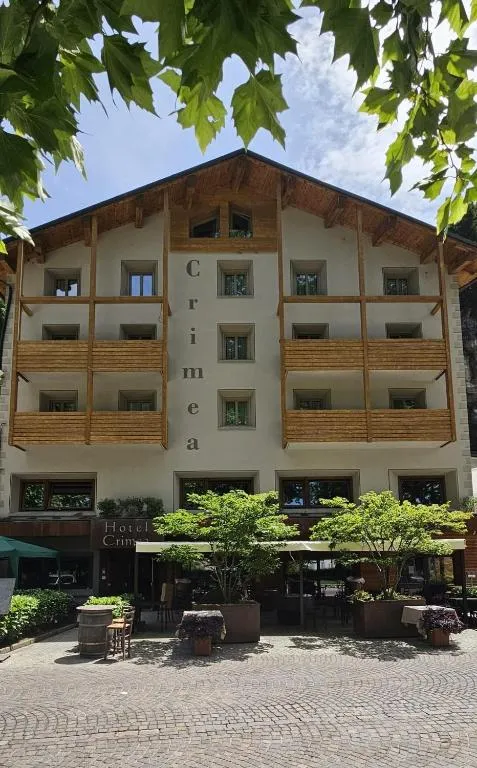Crimea Wine Hotel, hotel in Chiavenna