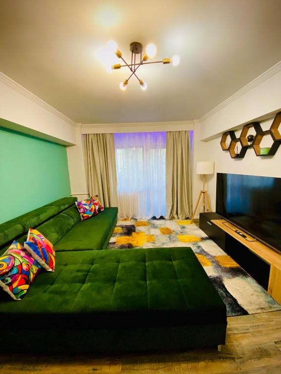 TacchinisB, Bukurešť