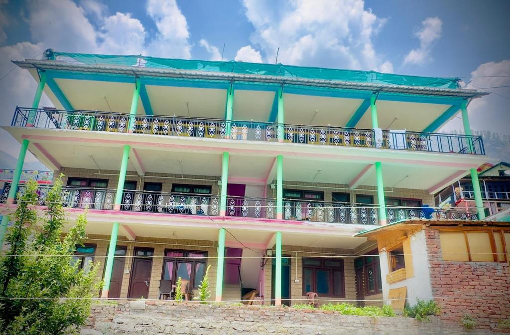 Shivaay view point guest house, Pulga