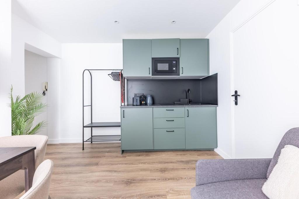 Chic 4-Star Studio Only 10 Minutes from Le Marais - 4