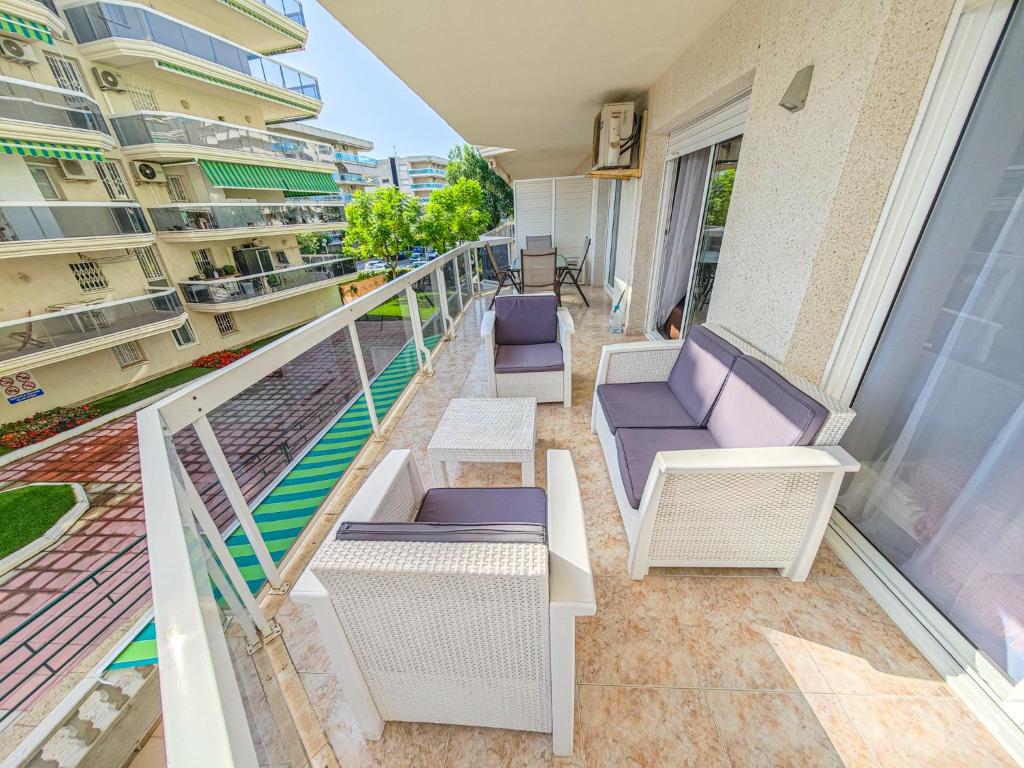 LITORAL COSTA DORADA - LIVING PARK Only families - 5