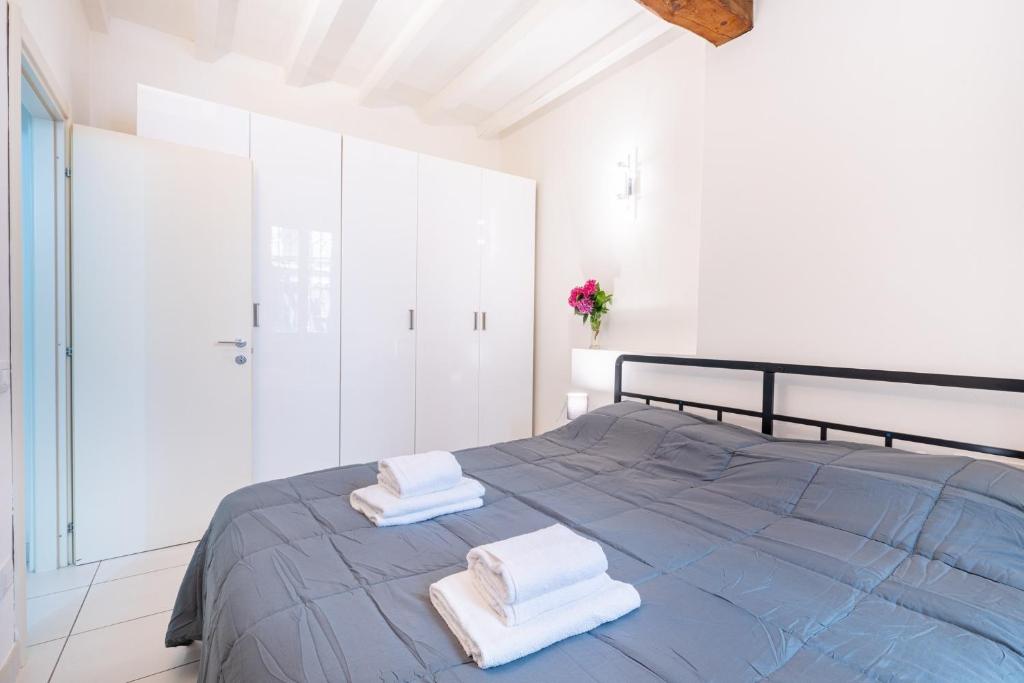 GuestHost - Bright and Central Apartment in Parma - 2