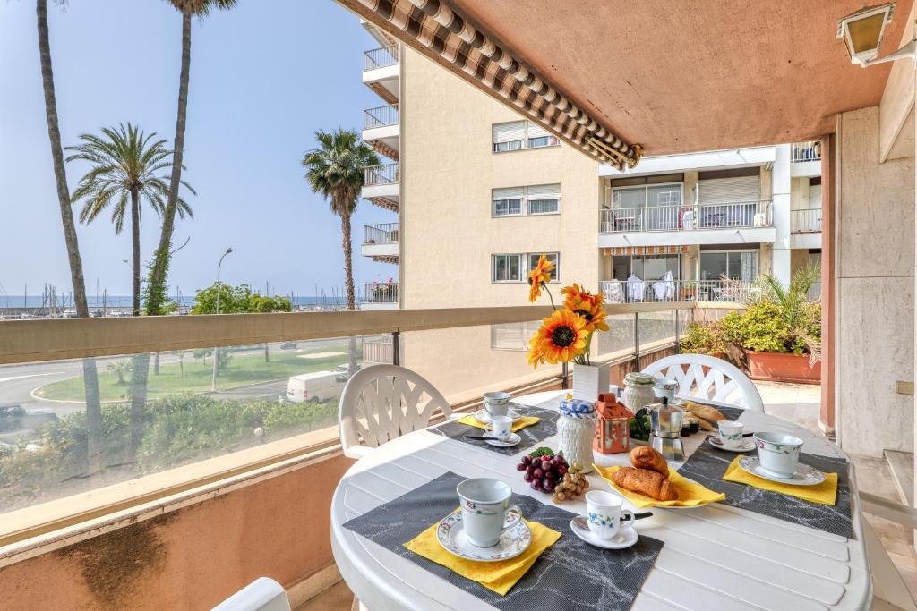 Port & Pool Hideaway - Happy Rentals - 4