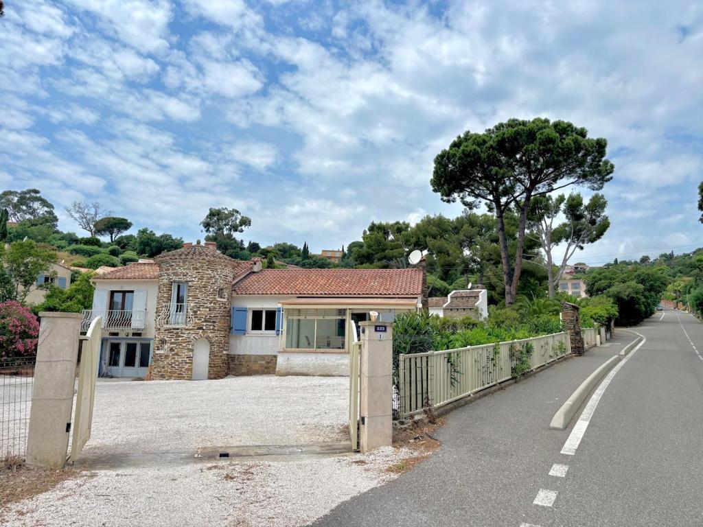 Les Orangers - Villa Piscine 4 Chambres - 3